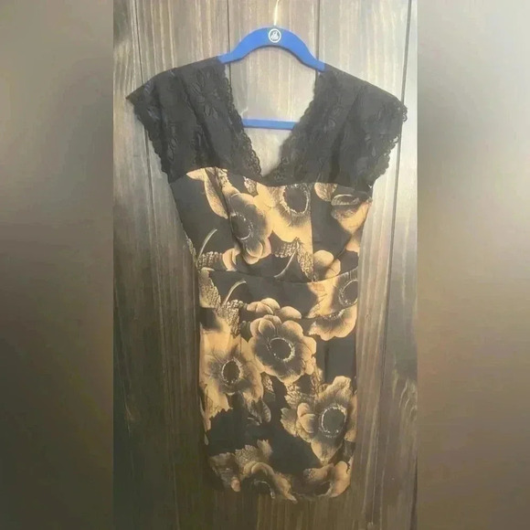 Y2K slip dress with lace trim and gold flower accents. Size Small. - Picture 3 of 8